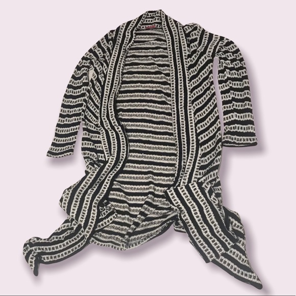 🌟SALE 2/$10.00‼️ Pretty young thing Women’s White/Black/Gray Cardigan size M - Picture 5 of 9
